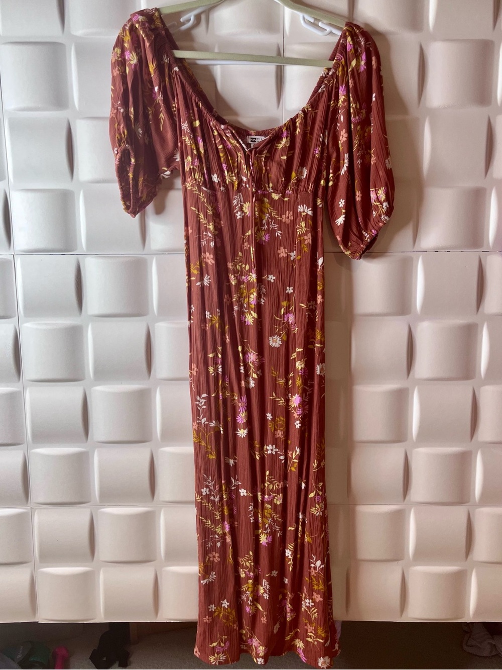 Billabong Rust Floral Off-Shoulder Midi with Puff Sleeves New no tags